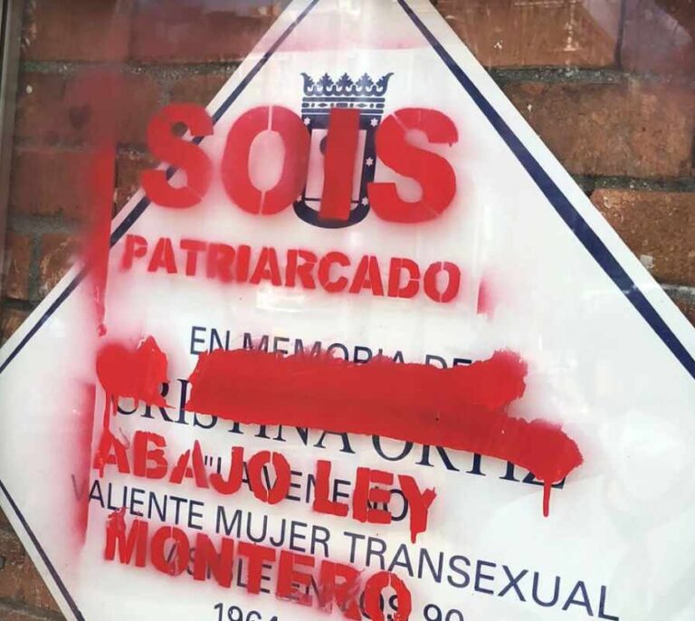 Vandalizan la placa de La Veneno con el mensaje "sois patriarcado, abajo Ley Montero"
