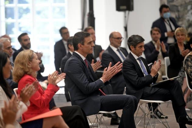 Pedro Sánchez junto al presidente de Telefónica, Álvarez-Pallete