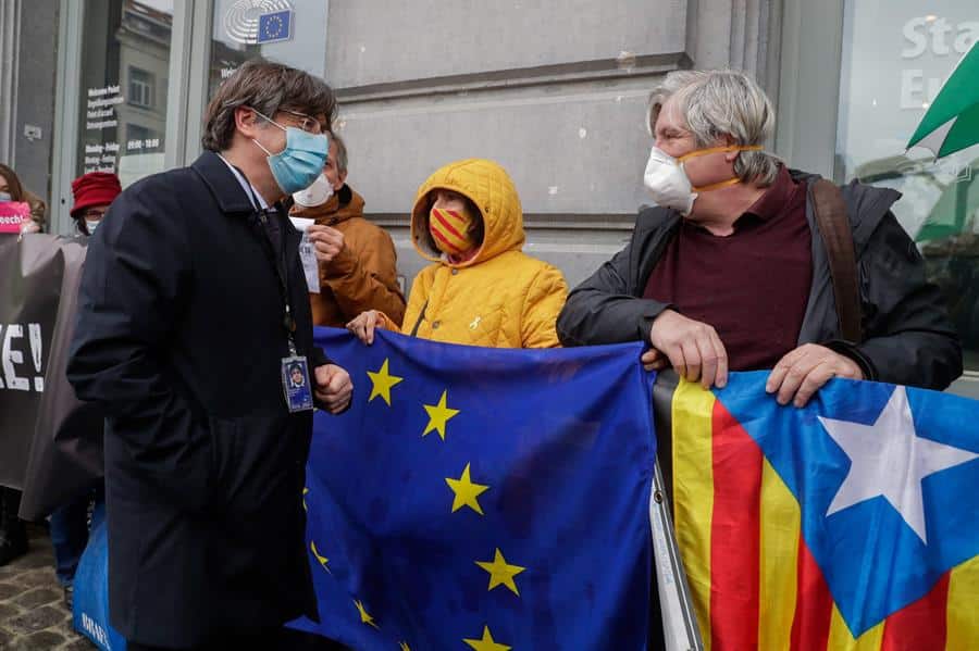 Carles Puigdemont, en Bruselas tras retirársele la inmunidad del Parlamento Europeo.