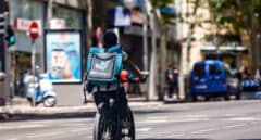 Deliveroo se estrena en bolsa con una caída del 30% en sus acciones