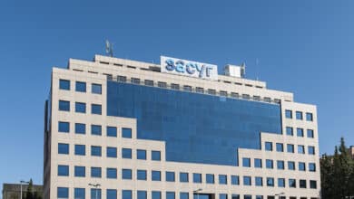 Sacyr gana 40 millones hasta junio y baja su participación en Repsol al 3%