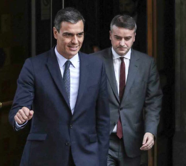 Sánchez y Redondo asaltan el partido en Madrid para controlar la campaña electoral
