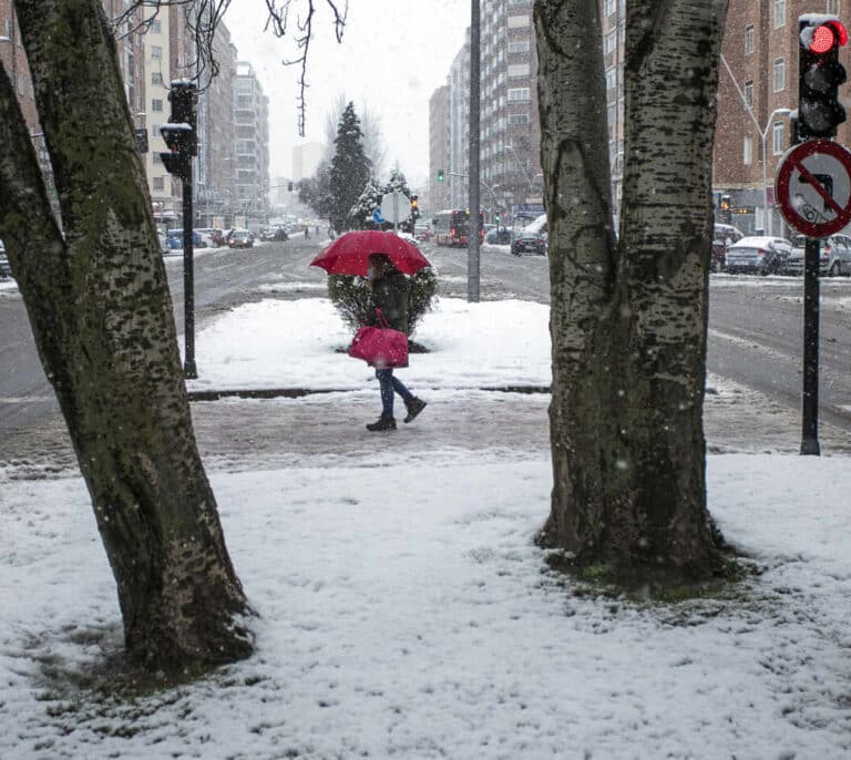 Ola de frío polar durante el puente del Día del Padre con temperaturas de hasta -10ºC y nevadas