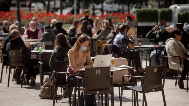 Una terraza prácticamente llena en Valencia el pasado 9 de marzo.