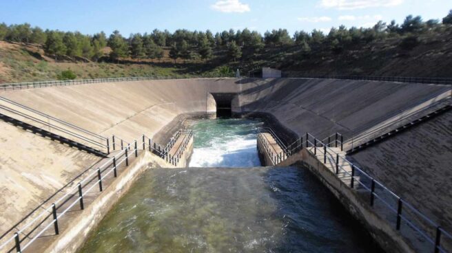 Vuelve la Guerra del Agua a la huerta española Aguas del acueducto del Trasvase Tajo-Segura