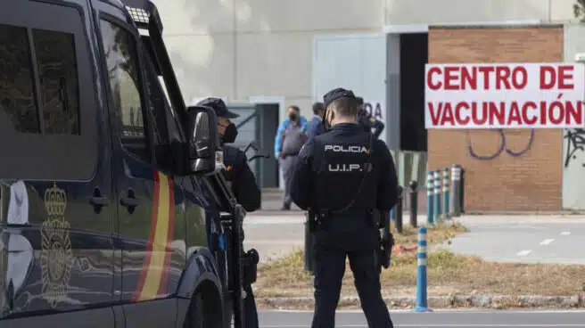 Cataluña, única comunidad donde no ha empezado la vacunación a los policías nacionales