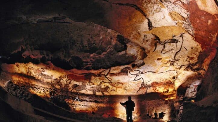 Ejército Secretar Analítico Descubren una nueva pintura rupestre en la Cueva de Nerja, en Málaga