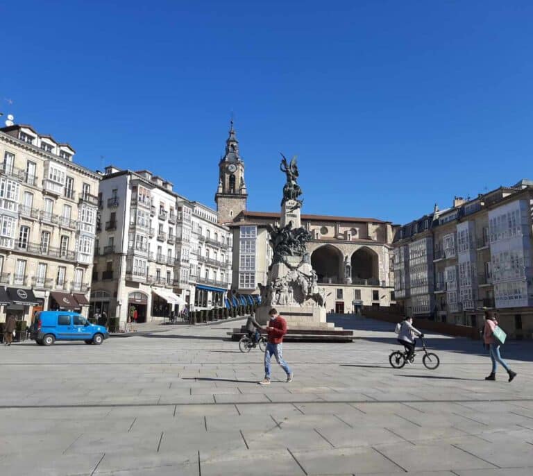 Euskadi cierra medio centenar de municipios además de Álava y Guipúzcoa