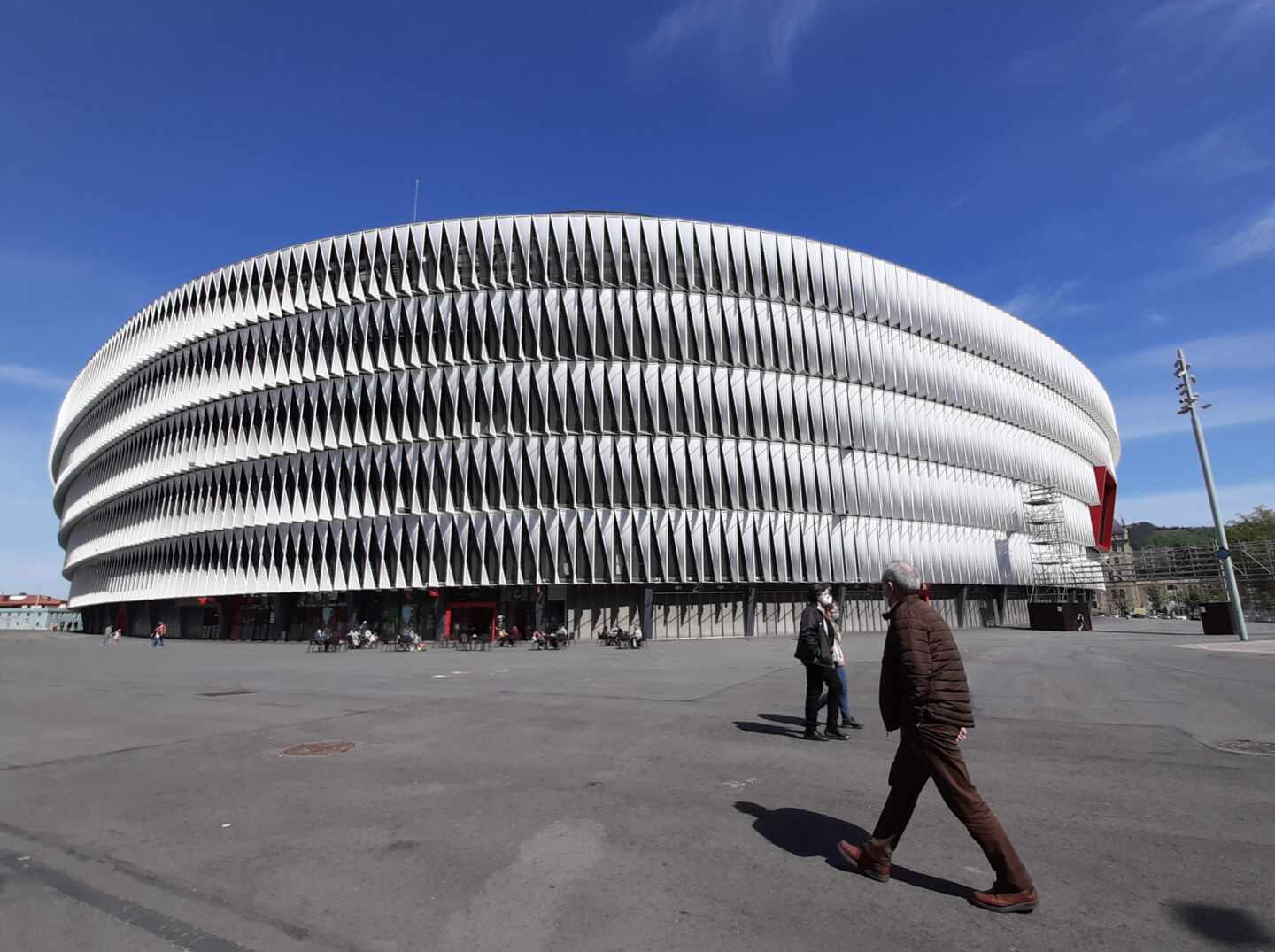 Bilbao, la sede imposible de la Roja 'infectada' de Covid y política