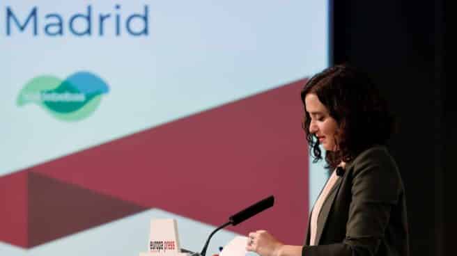 La encuesta del CIS da un empate a las fuerzas de derechas, PP y Vox, y a las de izquierdas con el PSOE de Gabilondo Isabel Díaz Ayuso en rueda de prensa
