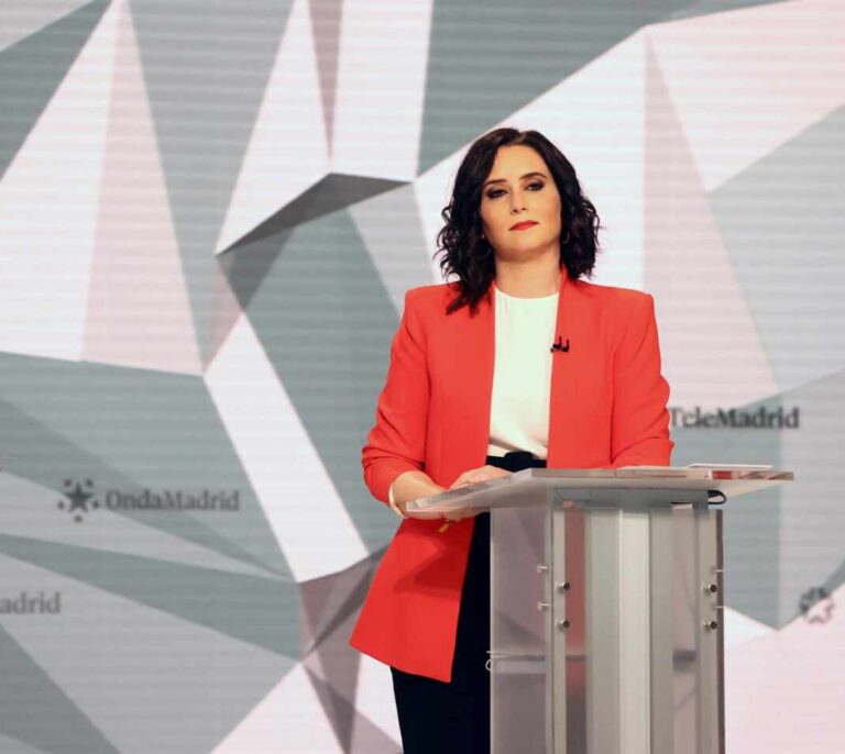 Ayuso sale indemne de un debate en el que fue atacada por todos