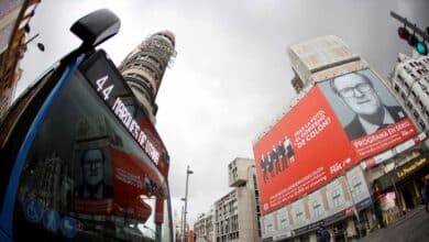 La Junta Provincial de Madrid ordena retirar el cartel gigante de Gabilondo en Callao