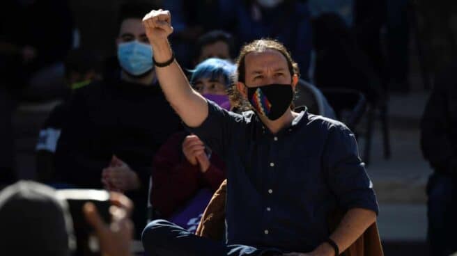 El candidato de Podemos a la Comunidad de Madrid, Pablo Iglesias, participa este domingo en un acto de precampaña en Alcalá de Henares.
