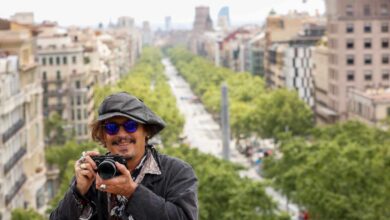 Johnny Depp, feliz de estar en Barcelona, "la ciudad donde está el Guernica"