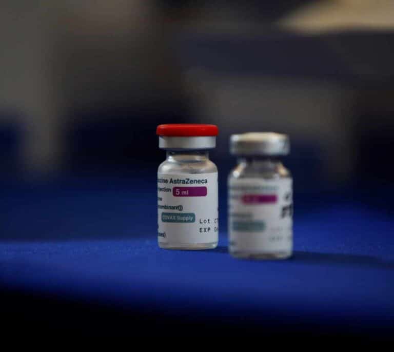 La Justicia obliga a AstraZeneca a entregar sólo 80 millones de dosis de las 300 que le pedía Bruselas