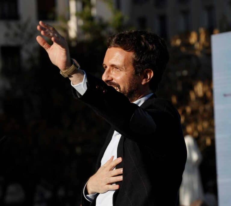 'Sorpasso' de Casado a Sánchez, según las encuestas de 'El Mundo' y 'La Razón'