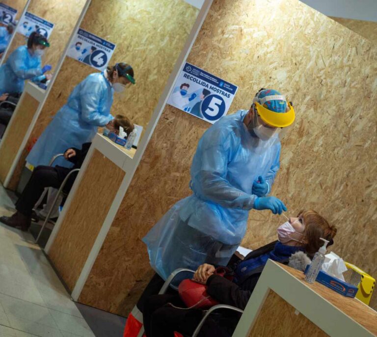 Datos de 1,2 millones de sintomáticos sitúan la tasa de Covid persistente en un 6,2%