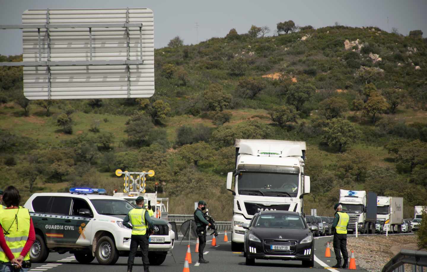 La Guardia Civil registra 1.600 infracciones el Viernes Santo por incumplimiento de las restricciones