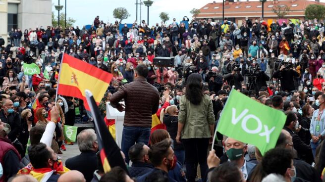 Elecciones 4-M: Abascal y Monasterio en el mitin de Vox en Fuenlabrada.