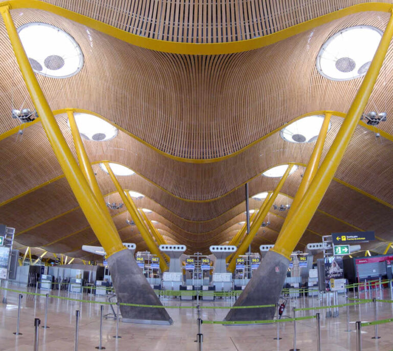 Los extranjeros suponen toda la subida de la población activa y alcanzan ya el 22% del total