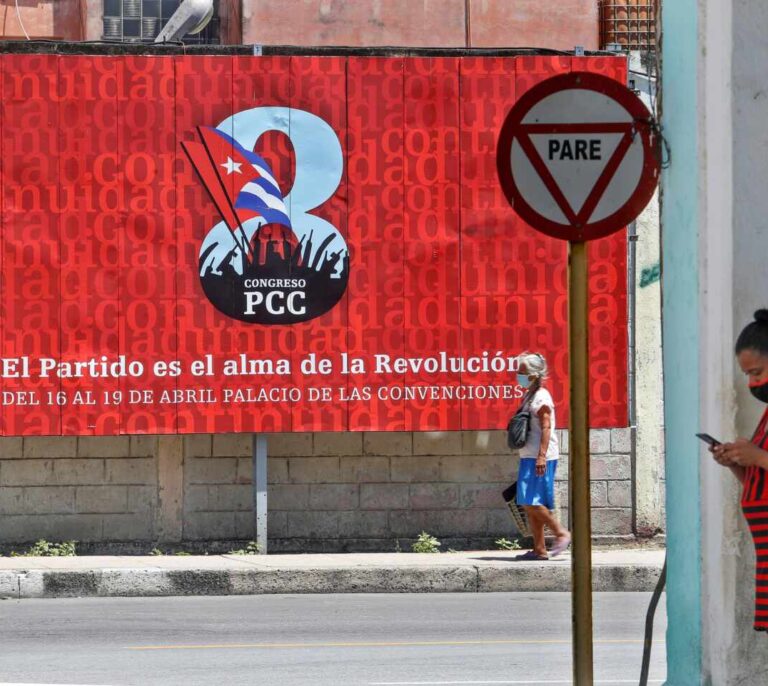 La vida está en la calle. La patria, también