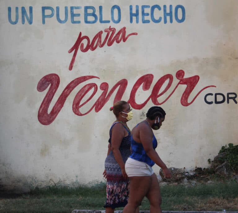 Se acabó. ¿Cómo se acaban los regímenes colectivistas?