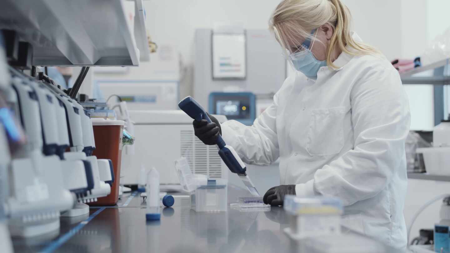 Laboratorio de la vacuna de Moderna, basada en ARN mensajero.