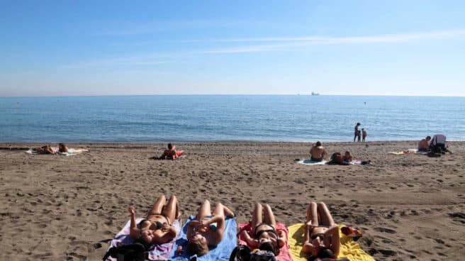 La playa de La Malagueta en Málaga. La playa de La Malagueta en Málaga.