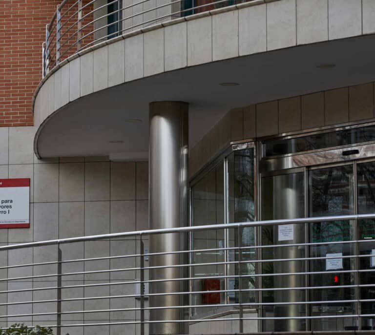 La Comunidad de Madrid flexibiliza las visitas a familiares en residencias