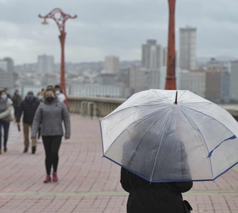 La borrasca Lola dejará tormentas en todo el país este domingo