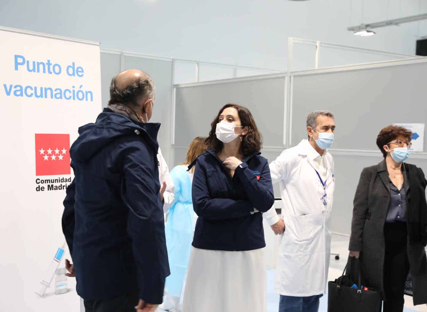 Isabel Díaz Ayuso, en el Hospital Enfermera Isabel Zendal.