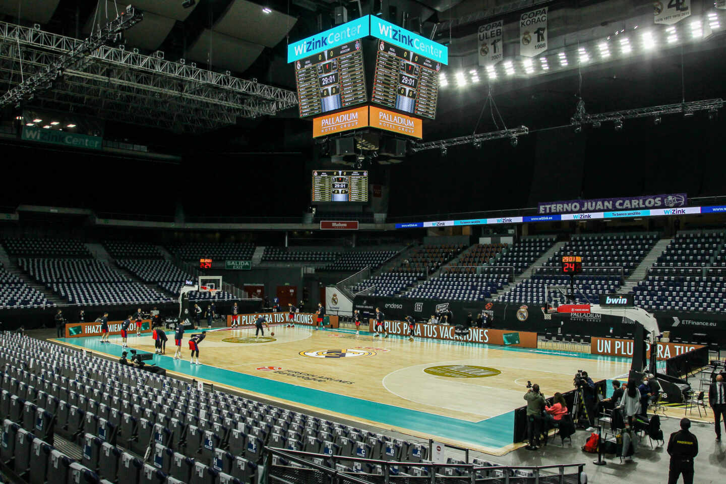 El Wizink Center durante un partido de baloncesto del Real Madrid.