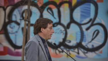 Almeida critica el "daño a Madrid" que hacen los partidos que dicen que los franceses son "una panda de borrachos"