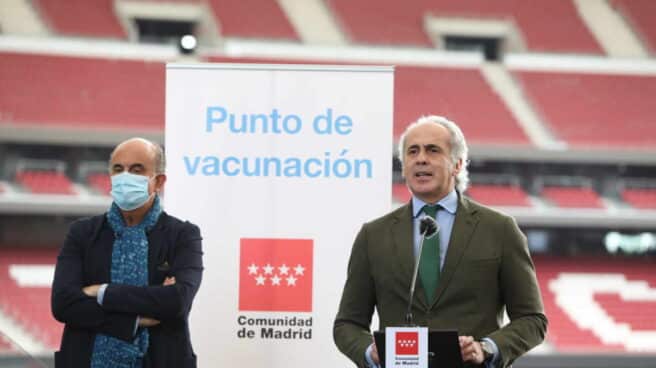 El consejero de Sanidad de la Comunidad de Madrid, Enrique Ruiz Escudero, en el Estado Wanda Metropolitano.