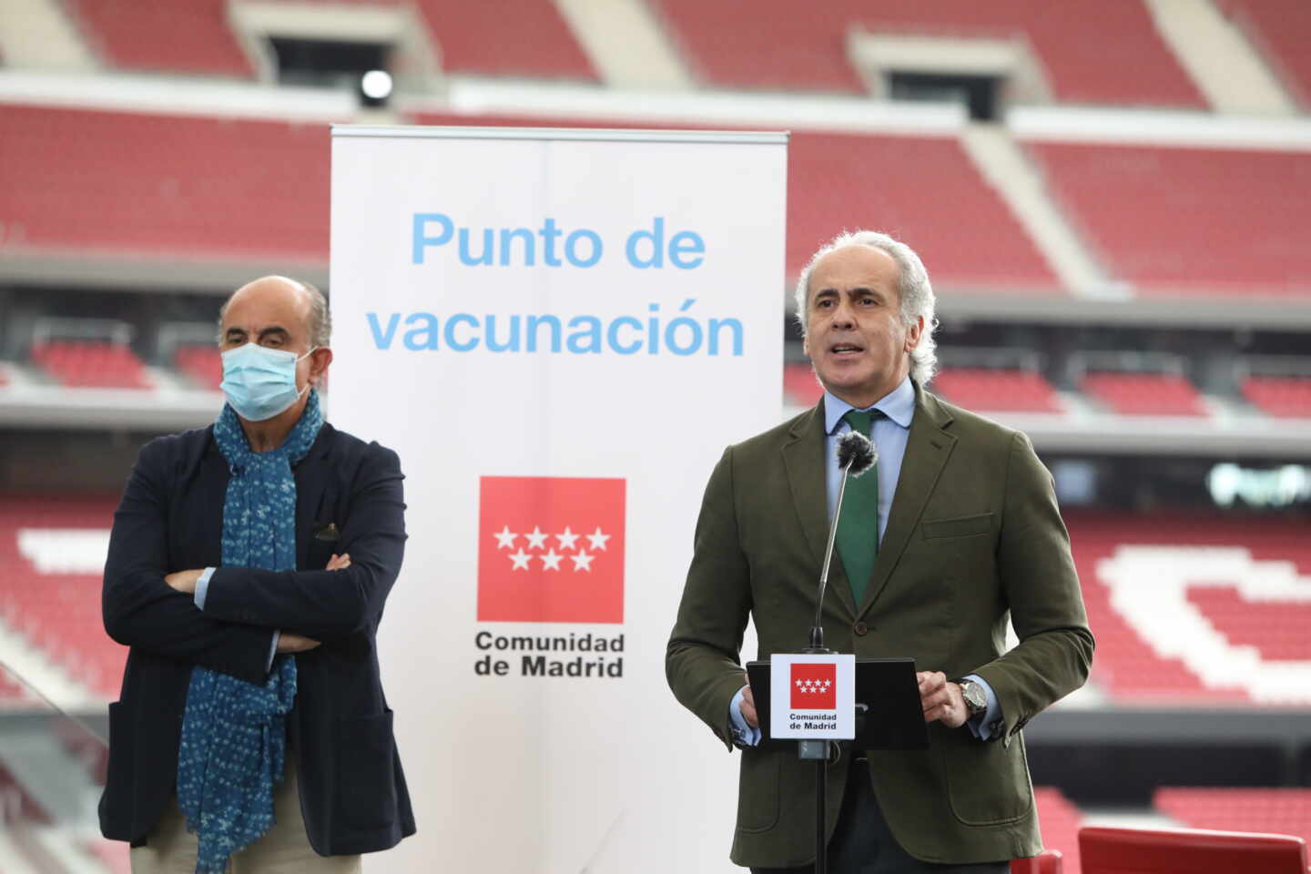 El consejero de Sanidad de la Comunidad de Madrid, Enrique Ruiz Escudero, en el Estado Wanda Metropolitano.