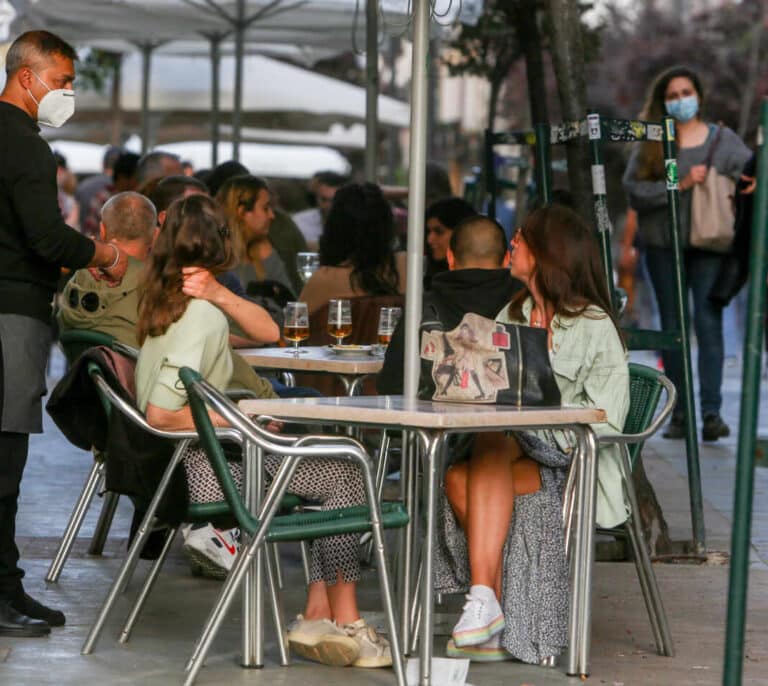 Madrid da por hecho que el toque de queda no se podrá aplicar a partir del domingo