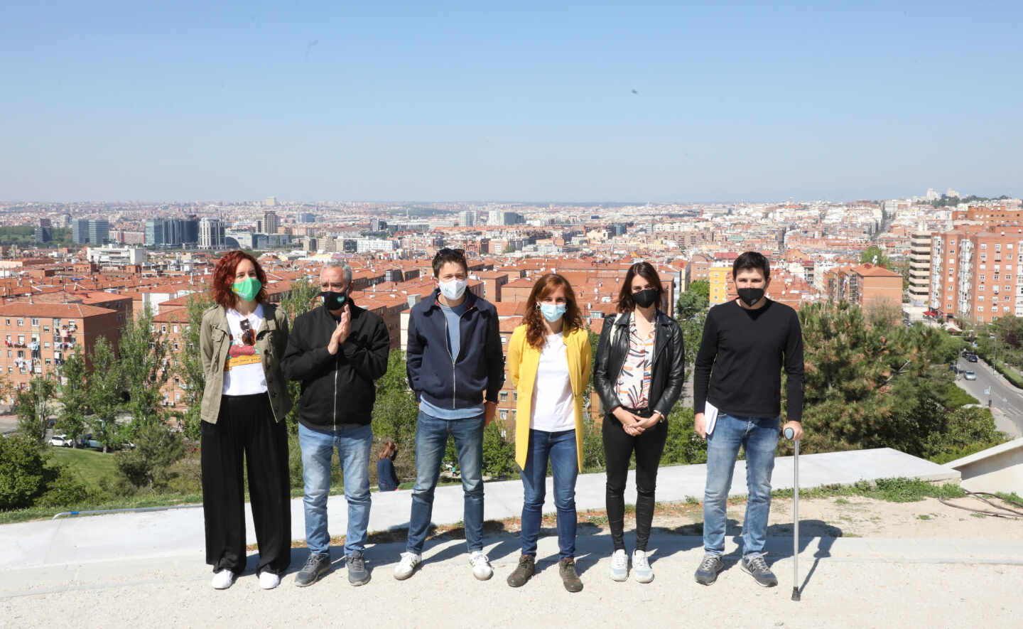 Iñigo Errejón y Mónica García, junto a otros líderes de Más Madrid en el Cerro del Tío Pío.