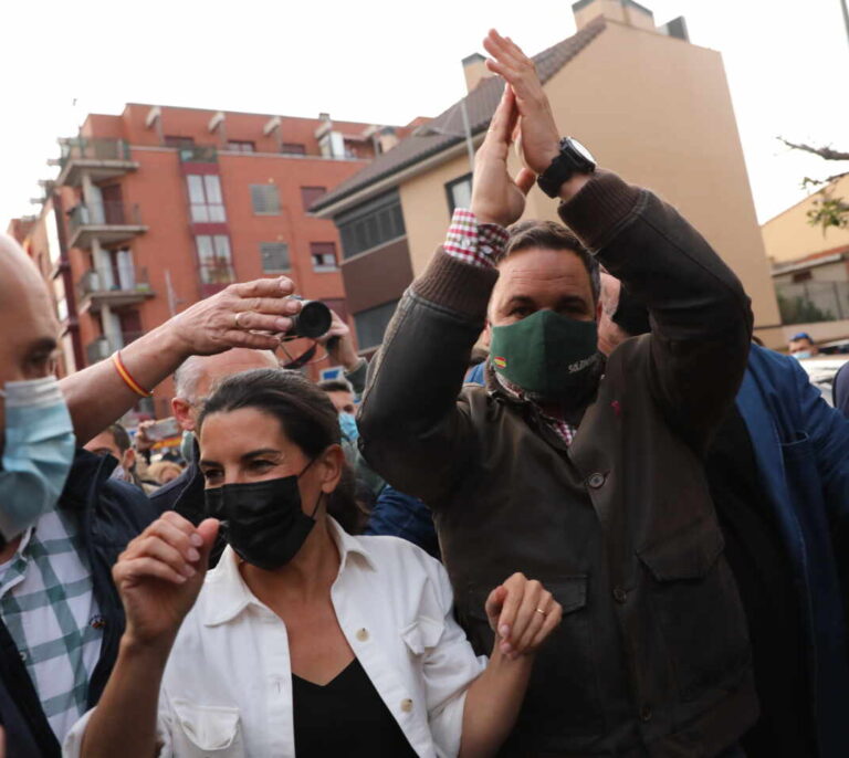 Abascal defiende que las cartas amenazantes contra Iglesias "apestan a montaje" de Podemos