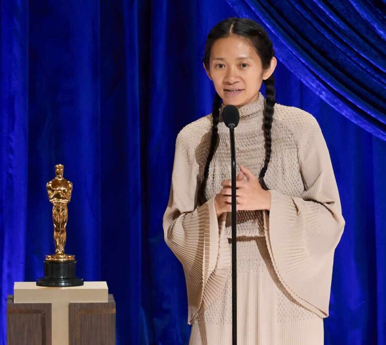 Chloé Zhao y su 'Nomadland' hacen historia en los Oscar 2021
