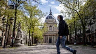 Francia se une a Reino Unido y creará un semáforo para clasificar destinos turísticos