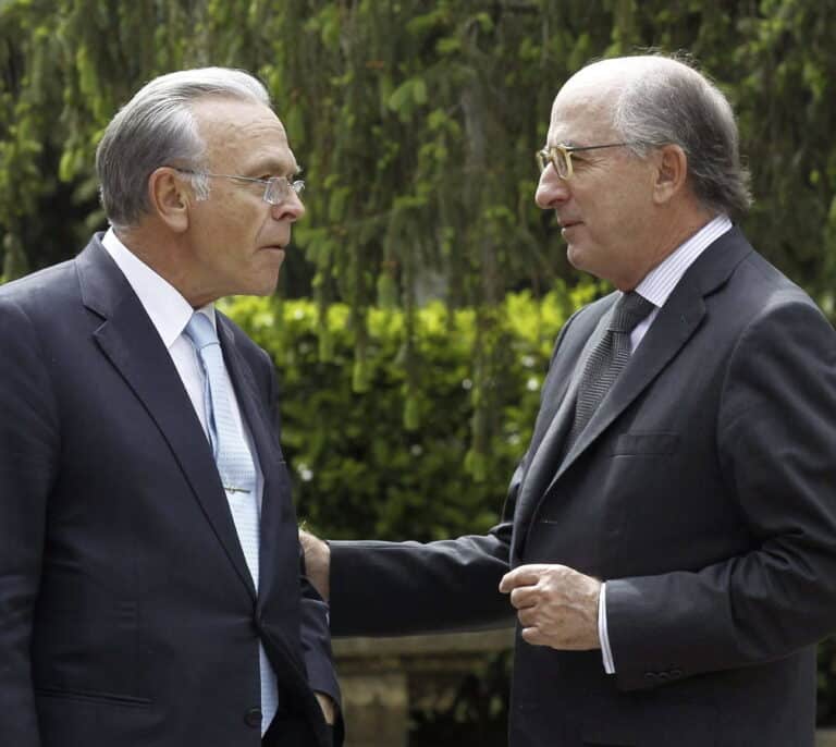 La declaración del exjefe de Seguridad de La Caixa pone a Fainé y Brufau a un paso de la imputación