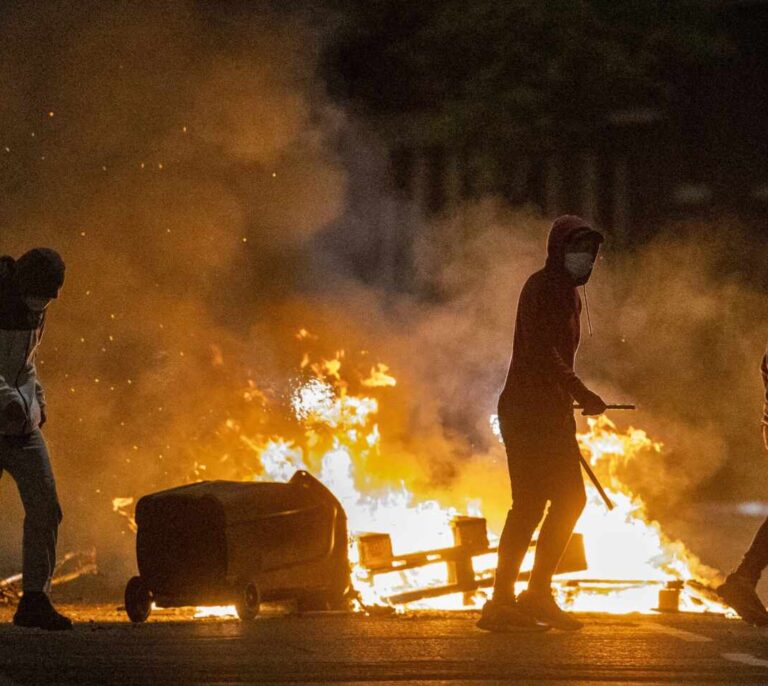 Brexit, virus y las cicatrices del conflicto, un cóctel explosivo en Irlanda del Norte