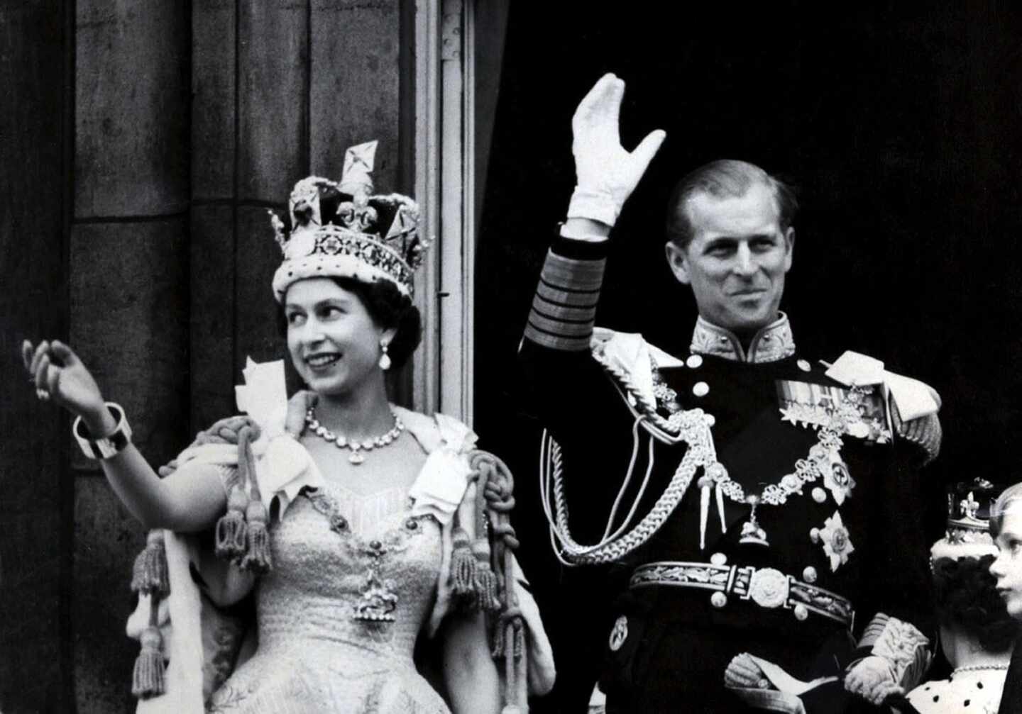 Isabel II y Felipe de Edimburgo: la boda que lo tenía todo en contra -