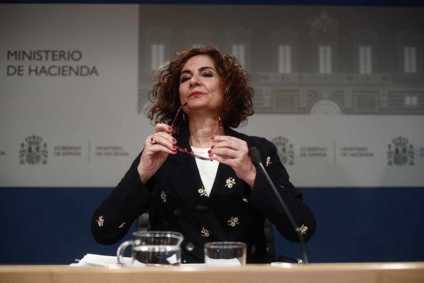 La ministra de Hacienda, María Jesús Montero, durante una rueda de prensa ante los medios en el Ministerio de Hacienda, en Madrid.