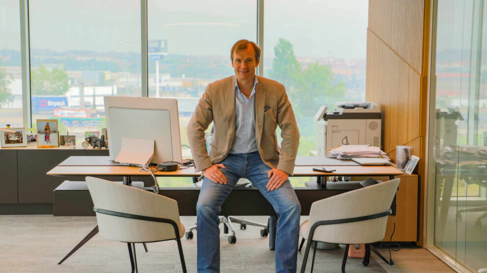 El CEO de MASMOVIL, Meinrad Spenger, en su despacho de las oficinas de la empresa en Madrid