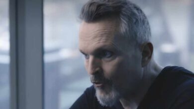 Miguel Bosé afirma que detrás de las vacunas hay "un cártel de multimillonarios psicópatas llamado Foro de Davos"