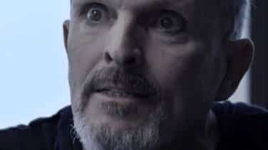 Miguel Bosé exige a Évole que se quite la mascarilla "pero ya" para entrevistarle