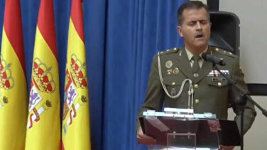 Un militar interpreta el 'Hallelujah' en el homenaje a las víctimas del Covid