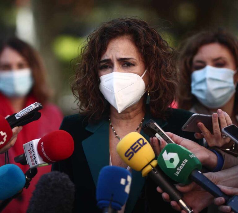 Montero espera que las subidas a los impuestos de Sociedades, Patrimonio y Sucesiones entren en vigor en 2022