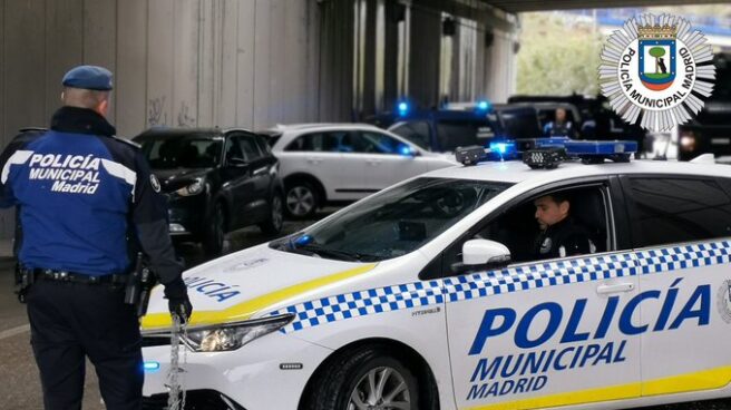 Agentes de la Policía Municipal de Madrid. Agentes de la Policía Municipal de Madrid.